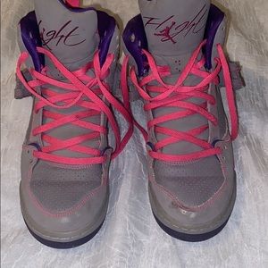 Youth Jordan’s size 6